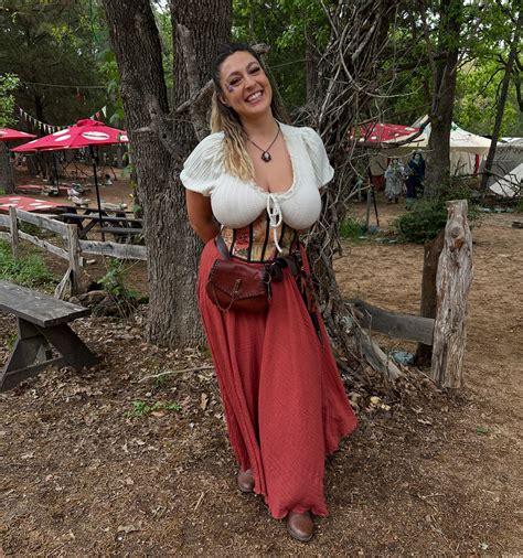Tati Evans (@funwithtati) • Instagram photos and videos.